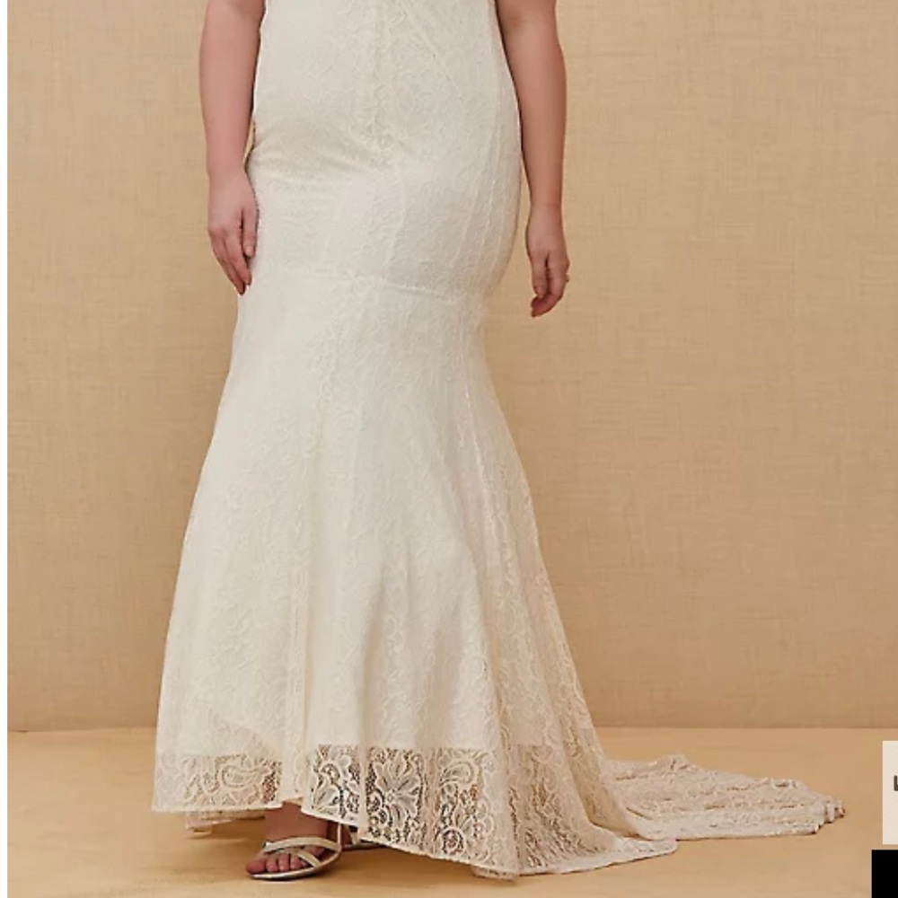 NWT TORRID IVORY LACE BEADED SLEEVELESS MERMAID WEDDING DRESS - Picture 2 of 7